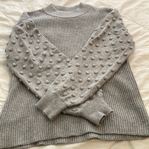 CeCe Cute Gray Sweater, M - Picture 3 of 9